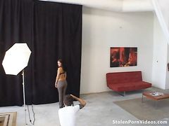 Фотограф снял на видео аматорский секс с моделью после фотосессии