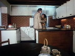 Секс приключения 18-летней девки в фильме "Восхитительная Лола" (1981)