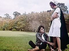 Интересный эротический фильм с сюжетом "Медсестра" (1978)