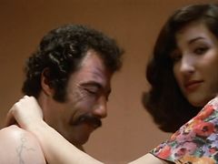 Старенький полнометражный фильм "Сексуальные рабыни" (1979)
