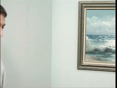 Вернувшийся с работы муженек трахает волосатую пизду беременной жены