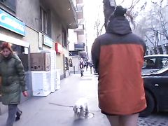 Ссущие девушки на улице получают от этого фетиша удовольствие