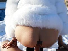 Домашний секс зимой на морозе закончился кремпаем в пизду девки