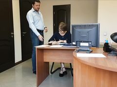 Маленькая скрытая камера в офисе сняла секс с русской секретаршей