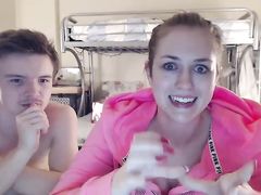 Вебкам модель в очках трахается с парнем для привата Chaturbate