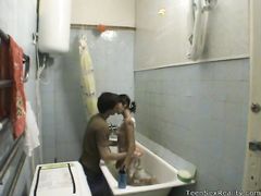 Горячий домашний секс в ванной двух 18-летних русских ребят