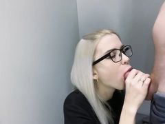 Юная россиянка соглашается на оральный половой акт с незнакомцем