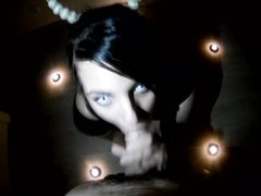 Мистический порно ролик с минетчицей в образе демона