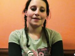 Чешская девочка с косичками получила много денег за анальный секс