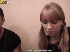 Пикапер развел на секс за деньги русскую девку и трахнул ее в туалете