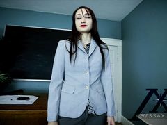 Учительница превратилась в большую ягоду после секса со студентом