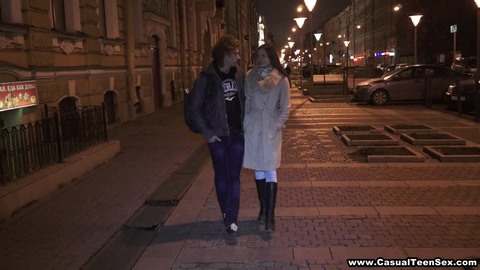 Порно русское знакомство на улице