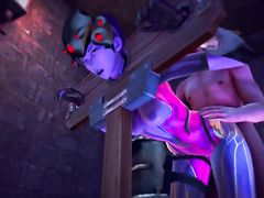 Закованная в колодки Роковая вдова из Overwatch трахается с катом