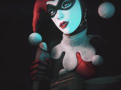 Демонический клоун руками дрочит длинный хуй в мультипликационном ролике