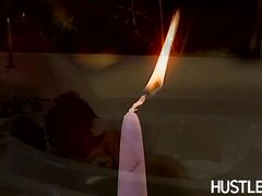 Подглядывающий мужик занялся сексом в ванной со своей соседкой