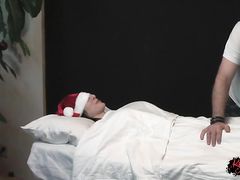 Грудастая француженка в масле кайфует от эротического массажа
