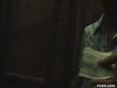 Оказывающая эскорт услуги малышка с наслаждение отдается новому клиенту