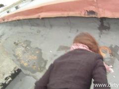 Общительная русская девушка занялась сексом на улице за деньги