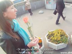 Мажористый парень подарил цветы и развел девушку на секс в джакузи