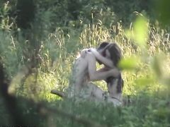 Реально подсмотренный секс в лесу парочки отдыхающих ребят